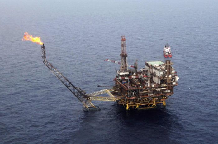 Украинское судно отправилось на поиски нефти и газа в Черном море