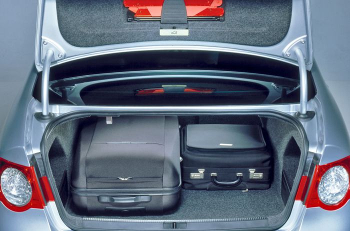 Что должно находиться в багажнике автомобиля