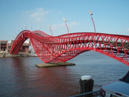 Змеевидный мост