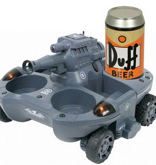 Игрушечный танк для любителей пива