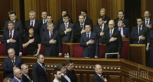 Неотставка Кабмина: Порошенко и Яценюка обвинили в сговоре с олигархами