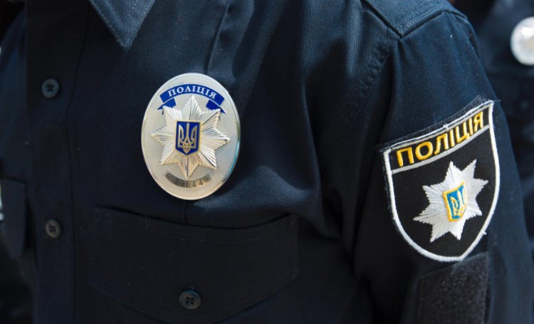 Скандальный заместитель начальника полиции Днепропетровской области занимает свою должность незаконно?