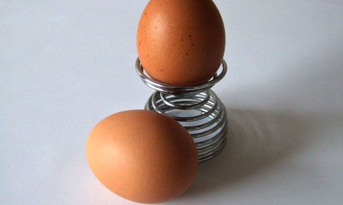 Удалить папилломы можно обычным куриным яйцом