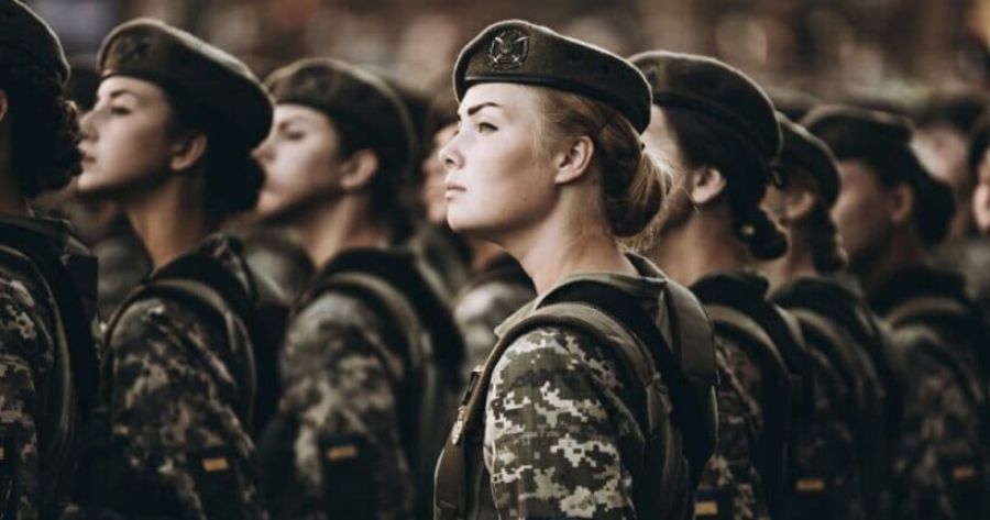 Женщины-военные