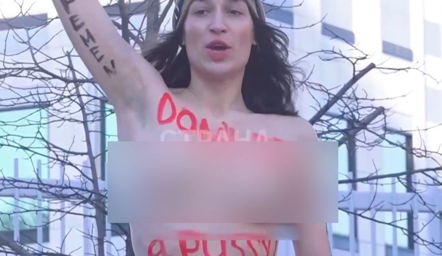 Акция Femen